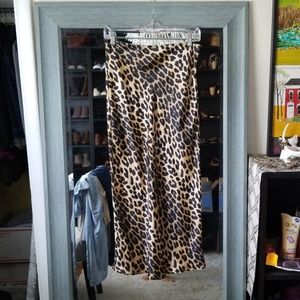Leopard print satin midi skirt